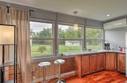 Savage-Guilford Apartment | Renovated Apt ~ 20 Miles to Baltimore & DC!