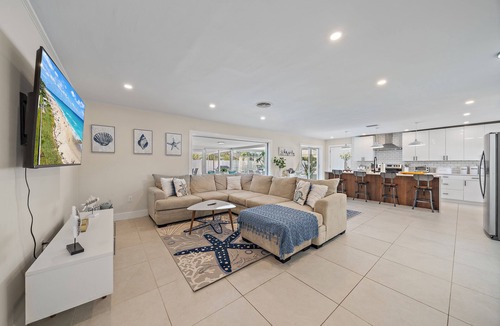 Southgate House | Renovated Modern Spacious Ranch with Pool near Siesta Key Beach and Downtown SRQ