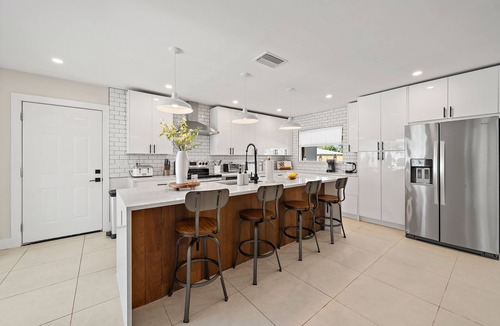 Southgate House | Renovated Modern Spacious Ranch with Pool near Siesta Key Beach and Downtown SRQ
