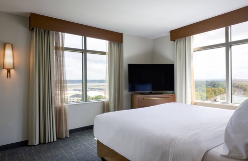 Crystal City Hotel | Residence Inn Arlington Capital View