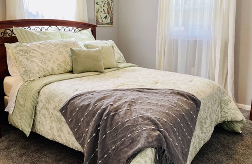 Eminence House | Rest & Explore at Idyllwild Retreat minutes from Ozark National Scenic Riverways