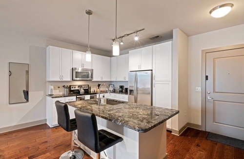 Woodbridge Bed & Breakfast | Retreat | Pool & Gym | Free-Parking