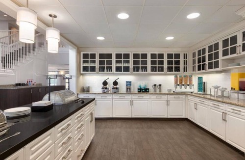 Feather Sound Hotel | Retreat to Understated Elegance! Free Breakfast, Full Kitchen, Outdoor Pool!