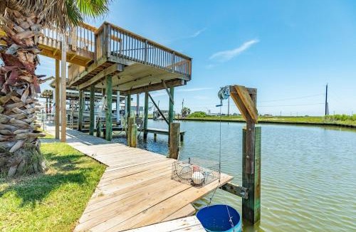 Surfside Beach House | Right on the Canal Great for Fishing