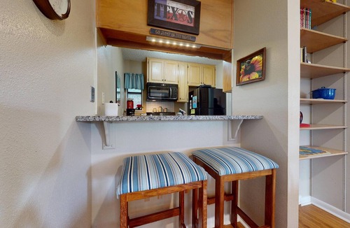 New Braunfels Condo | River City Resorts: CW B210 : Free Tubes with Rental!
