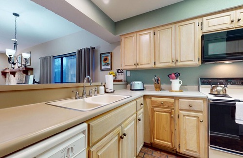 New Braunfels Condo | River City Resorts: CW C105 : Free Tubes with Rental!