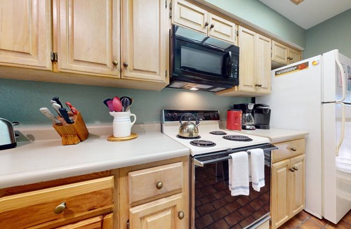New Braunfels Condo | River City Resorts: CW C105 : Free Tubes with Rental!