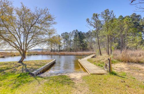 Hobucken Apartment | Riverfront Haven: Converted Barn w/Deck in Aurora