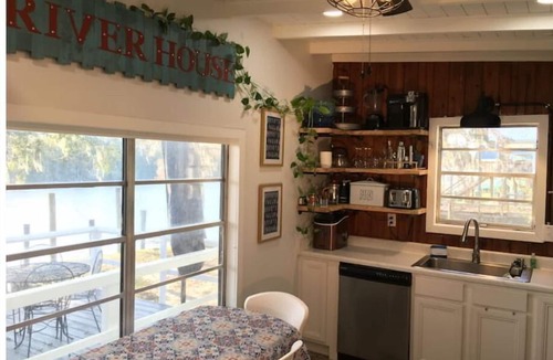 Escatawpa Cabin | Riverfront ready for Summer Fun