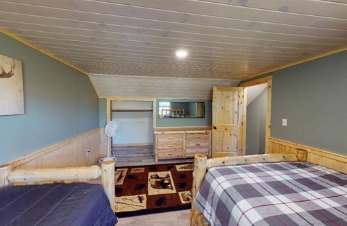 Greenville Junction Apartment | Riverside Lodge *East Outlet* (Close to Moosehead)