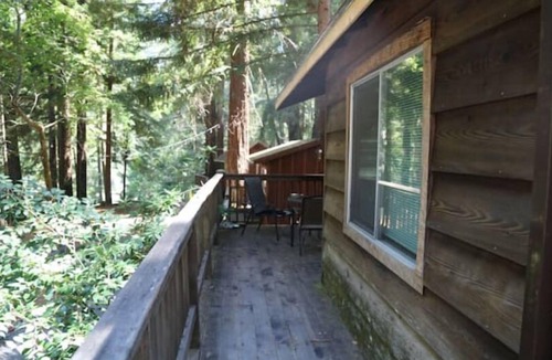 Garberville Cabin | "Riverstone" Cabin River Access In Redwoods WiFi