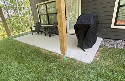 Riverside Condo | RiverWest Trailside Tranquility - Sauna - Dogs Friendly