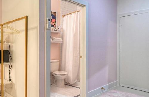 Galveston Hotel | Room 6 Oleander Hotel Walk to Cruise Terminal, Restaurants & The Strand