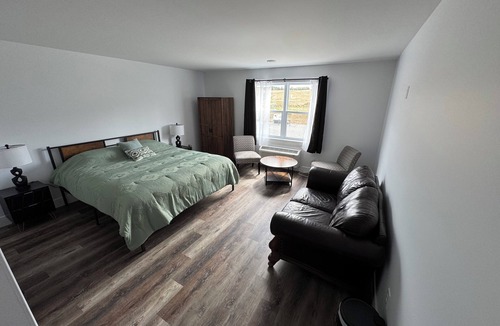 Membertou House | Room-red Farm Inn - Room 12