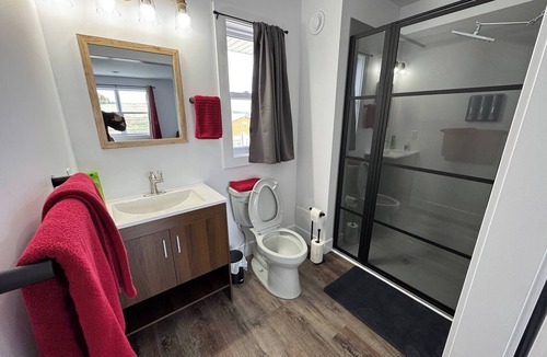 Membertou House | Room-red Farm Inn - Room 12