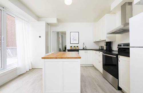 La Petite-Patrie Apartment | Rosemont Oasis 1BR 2BA near Metro