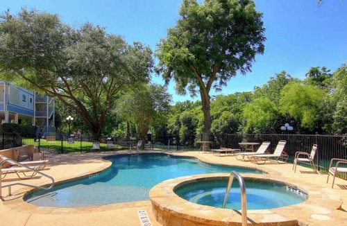 New Braunfels Condo | RRC A108 Grandmas River Haus