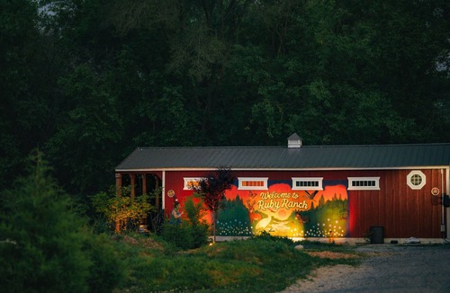 West Newton Apartment | Ruby s Red Cabin Hot Tub Nature Horses Indy