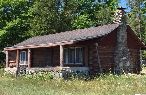 Beaver Island Cabin | Rustic Authentic Michigan Log Cabin