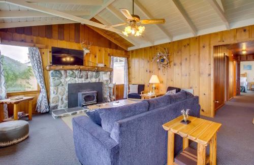 Smith River House | Rustic Coastal Smith River Cottage w/Ocean Views!