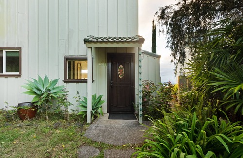 Makawao Cottage | Rustic yet modern Upcountry retreat with breathtaking views!