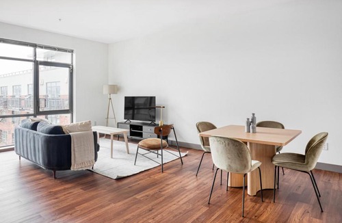 Cascade Apartment | S Lake Union 2BR w Gym WD nr Space Needle SEA-192