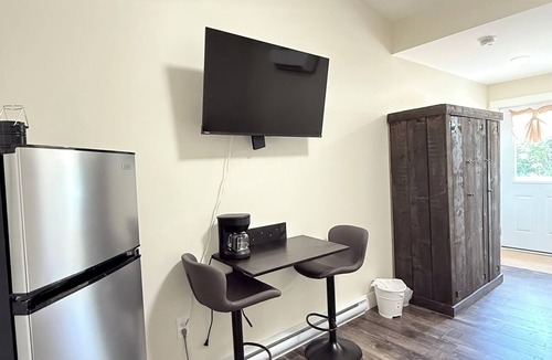 North Alton Apartment | Sakura Valley Studio Suite #3 Private Entrance in beautiful Annapolis Valley