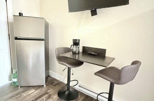 North Alton Apartment | Sakura Valley Studio Suite #3 Private Entrance in beautiful Annapolis Valley