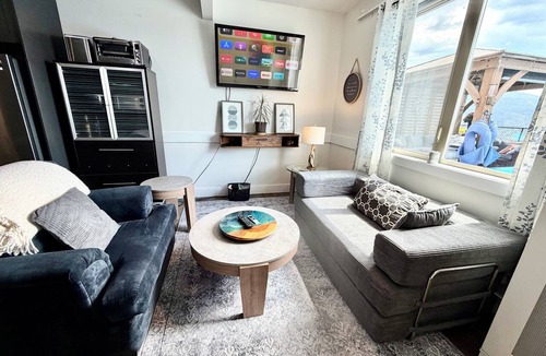 Foothills House | Salt water heated pool, Hot tub, Gazebo & Views