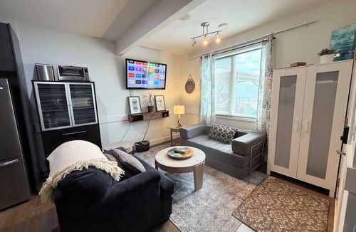 Foothills House | Salt water heated pool, Hot tub, Gazebo & Views