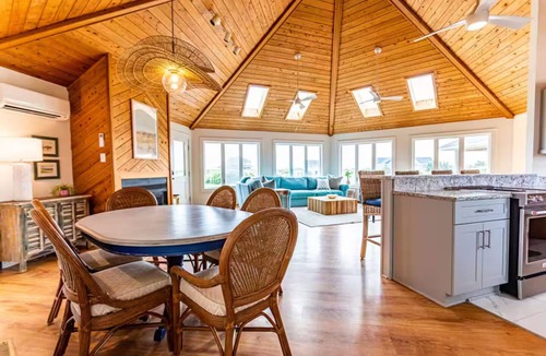 Southern Shores Cottage | Salty Ober + Semi-Oceanfront with Private Pool