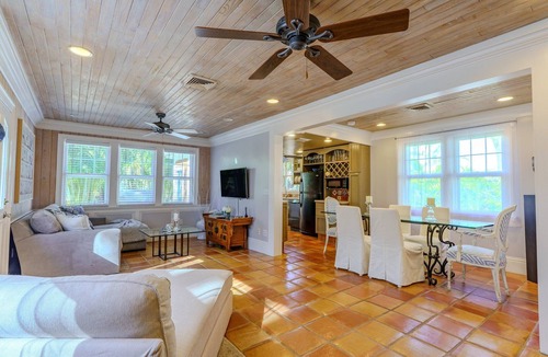 Indian Beach Sapphire Shores House | Sarasota Botanical Garden 3Br Retreat - Near Bay