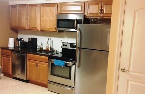 Sarasota Springs Apartment | Sarasota Great Location and Best Price!