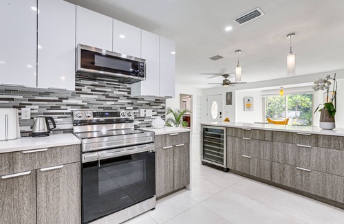 Whitfield House | Sarasota Home w/Private Pool ~ 10 Mi to Beach!