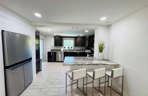 South Gate Ridge House | Sarasota Paradise Heated Pool Home Close to Siesta Key Beach.