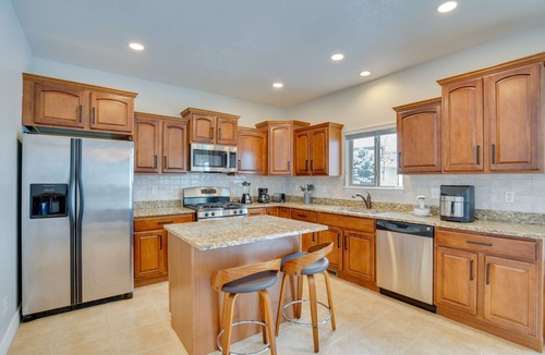 Snowbird House | Saratoga Springs Family Home ~ 2 Mi to Utah Lake!