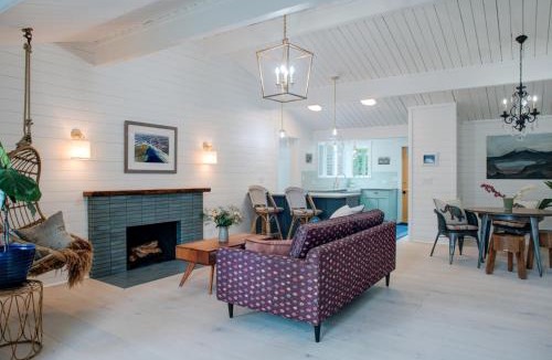 Bainbridge Island House | Scandinavian Cottage by the Sea, Close Walk to Ferry and Town