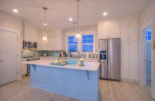 Kure Beach Villa | Sea Breeze Retreat 3BR 2 King Beds Walk to Beach Pool