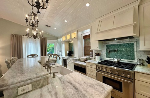 Anna Maria Cottage | Sea Glass Cottage North End Of Anna Maria 2bed/2 bath w/pool Steps to Beach