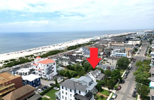 Cape May House | Sea Sounds! Beach Block! Newly renovated kitchen, bathrooms, furniture!