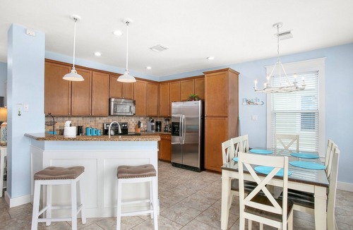 Galveston Cottage | Sea You Soon - Close Beach Access/2 Community Pools* 4BD/4BA. Sleeps 10