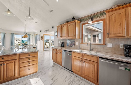 Ocean Hill House | SeaClusion: Oceanside, Private Pool, Hot Tub, Elevator, 180 feet to the beach!