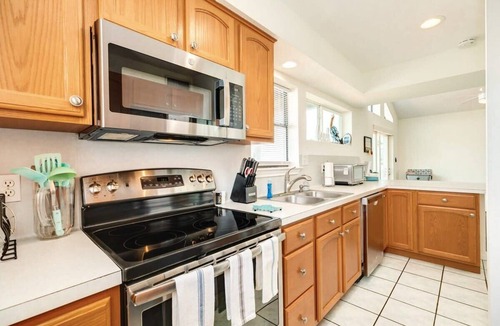 Isla Del Sol House | Seas the Day - Penthouse-like views Gulf, Beach & Bay!