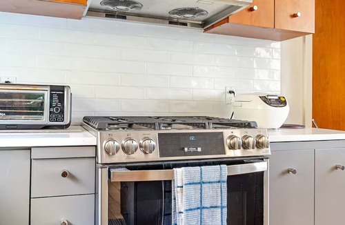 Inglewood-Finn Hill Villa | Seattle area Villa-Mt. Rainier, Lake WA pano-views