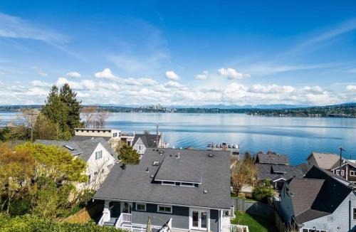 Leschi House | Seattle Craftsman Mansion w Lk&Mt Rainier view