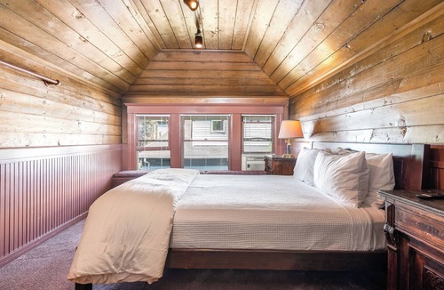 Broadway House | Seattle Gaslight Inn