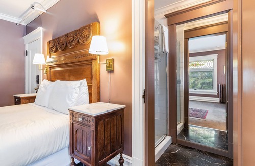 Broadway House | Seattle Gaslight Inn