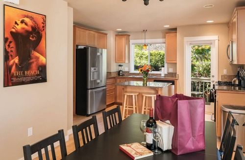 Stevens House | Seattle Vacation Home: Life's a Beach - Comfort, LOCATION, 3 En Suites! | Ideal for Families