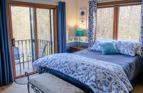 Westerville House | Secluded Retreat