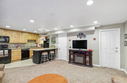 American Fork Apartment | Secret Garden Retreat | Private Patio | Kitchen